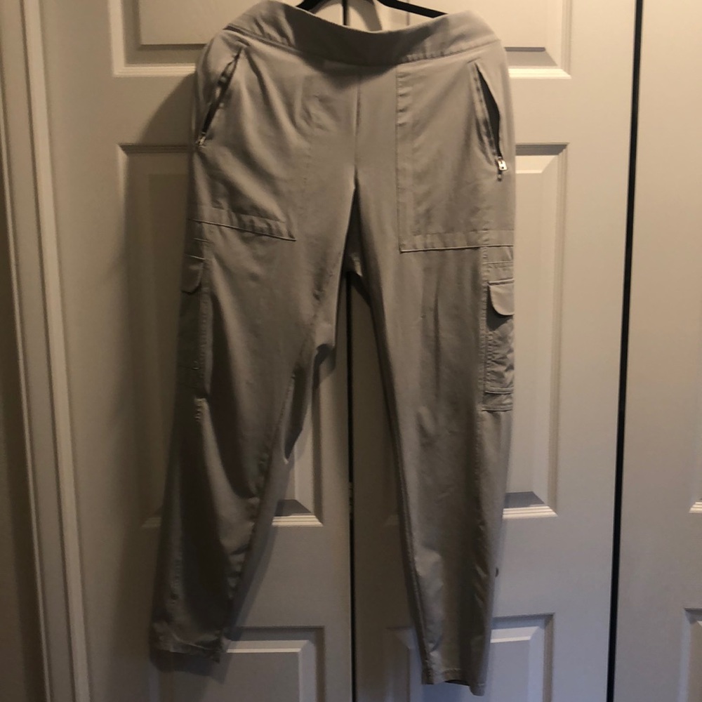 EUC Athleta Chelsea Cargo size 12T.
